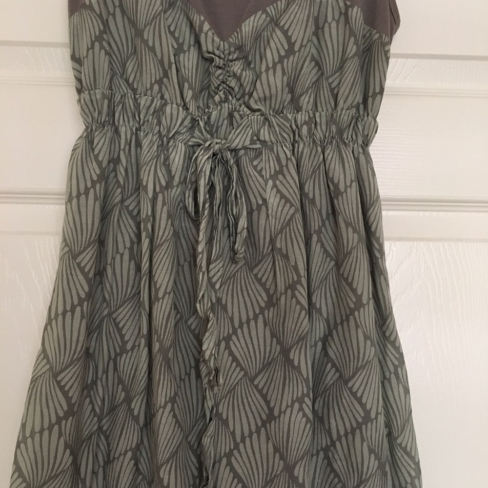 Patterned Dress - Picture 3 of 4